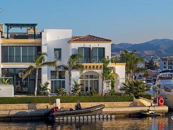 4 bedroom apartment for sale limassol marina limassol 1342731 image 15165747