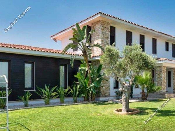 6 bedroom detached house for sale dromolaxia larnaca 1681771 image 4378718