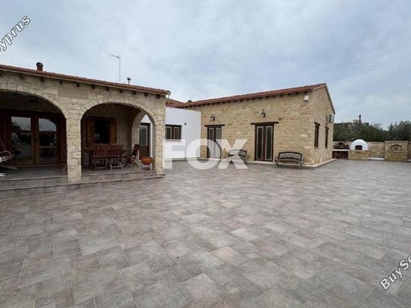 4 bedroom bungalow for rent agios tychonas limassol 1703181 image 14870568