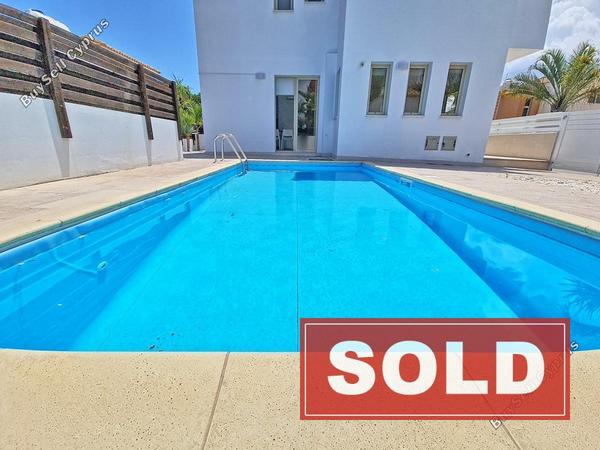 2 bedroom detached house sold kapparis famagusta 1076312 image 1256322