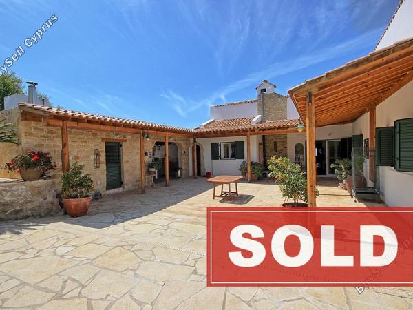 5 bedroom detached house sold mesa chorio paphos 693384 image 494038