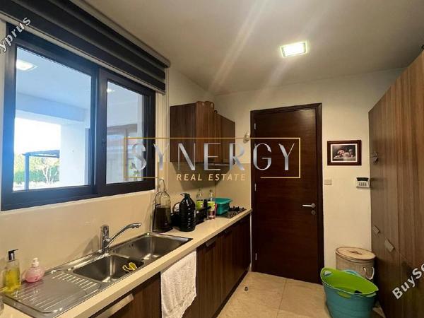 7 bedroom detached house for sale dromolaxia larnaca 1325385 image 5230694