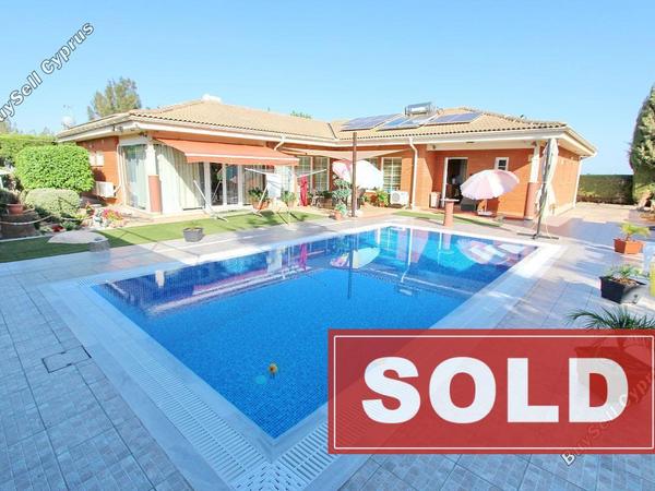 4 bedroom bungalow sold deryneia famagusta 698995 image 553899
