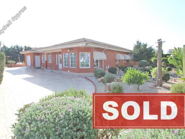 4 bedroom bungalow sold deryneia famagusta 698995 image 553908