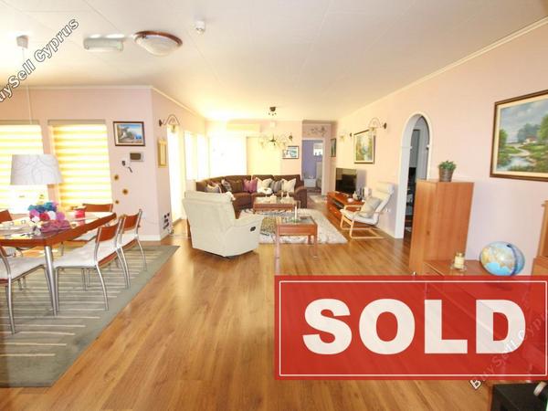 4 bedroom bungalow sold deryneia famagusta 698995 image 553928