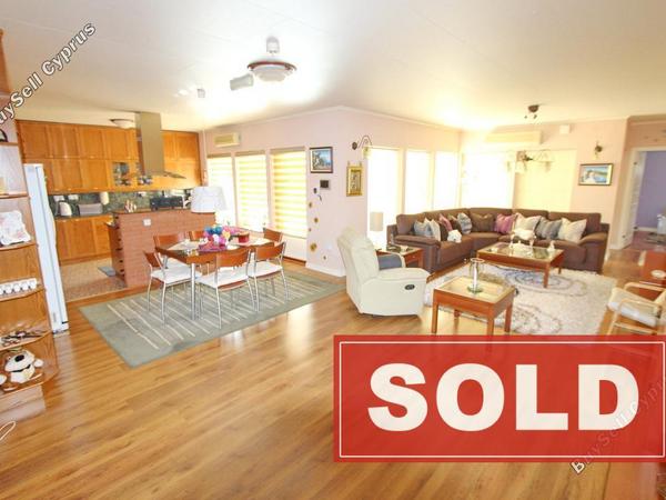 4 bedroom bungalow sold deryneia famagusta 698995 image 553930