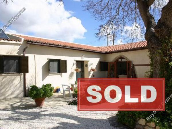 2 bedroom bungalow sold anavargos paphos 215706 image 73414