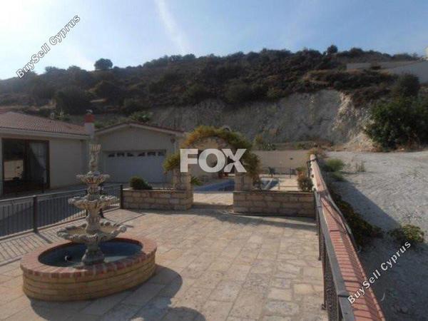 3 bedroom bungalow for sale foinikaria limassol 1146156 image 5492758