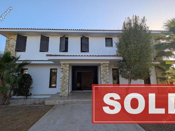 6 bedroom detached house sold dromolaxia larnaca 7814797 image 10646773
