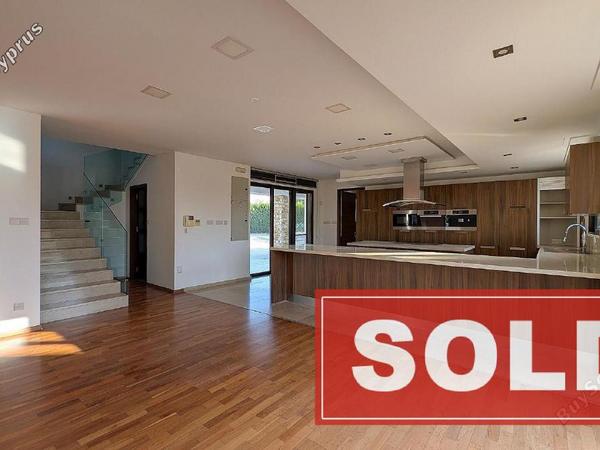 6 bedroom detached house sold dromolaxia larnaca 7814797 image 10646779