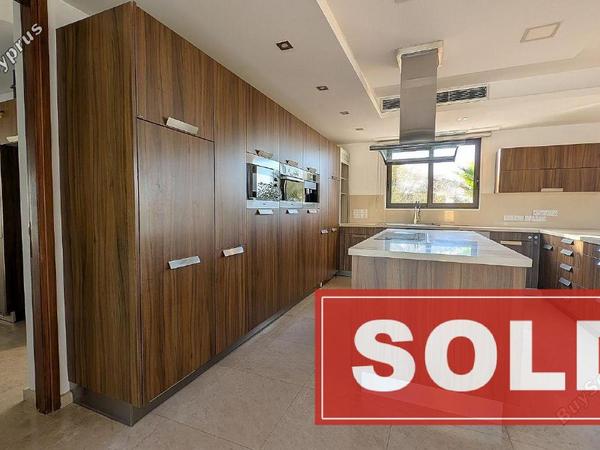 6 bedroom detached house sold dromolaxia larnaca 7814797 image 10646780