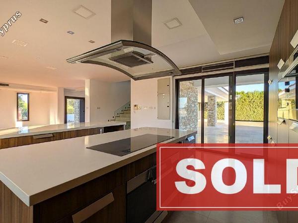 6 bedroom detached house sold dromolaxia larnaca 7814797 image 10646782