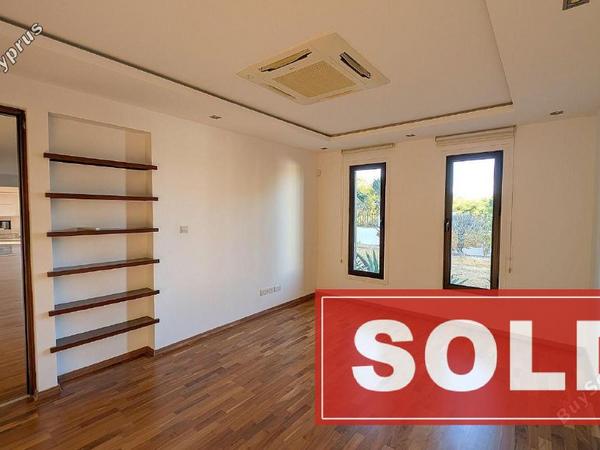 6 bedroom detached house sold dromolaxia larnaca 7814797 image 10646791