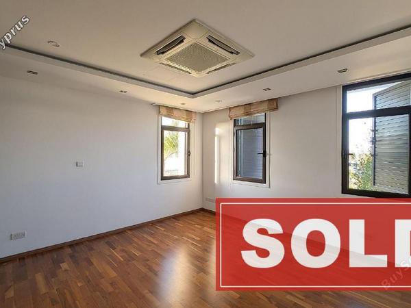 6 bedroom detached house sold dromolaxia larnaca 7814797 image 10646802