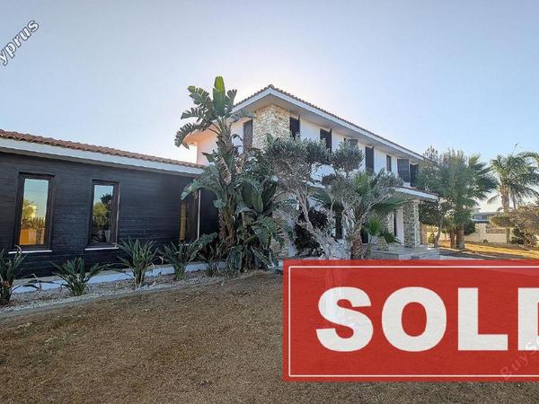 6 bedroom detached house sold dromolaxia larnaca 7814797 image 10646812