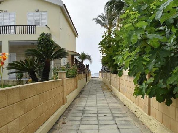 3 bedroom bungalow for sale pervolia larnaca 1896578 image 13085571