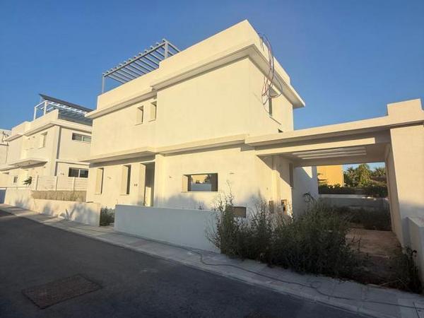 3 bedroom town house for sale pervolia larnaca 1870409 image 12597362