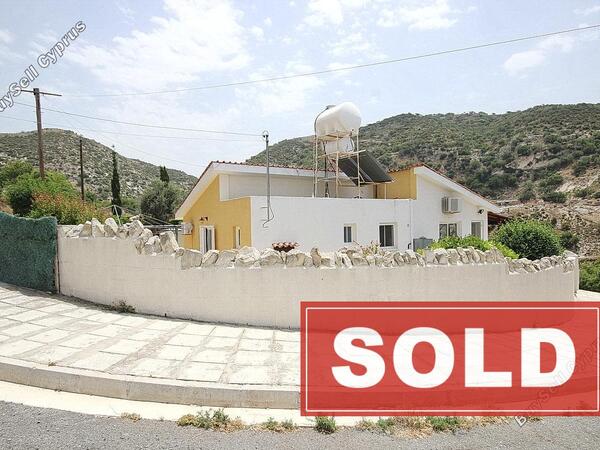 2 bedroom bungalow sold akoursos paphos 228519 image 253629