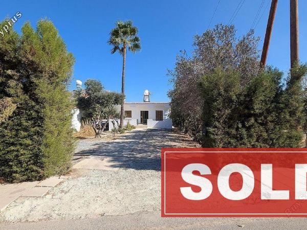 2 bedroom bungalow sold deryneia famagusta 7813819 image 10646316