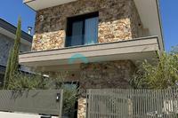 3 Bedroom Detached house in Agios Athanasios (Limassol) to rent 