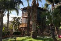 9 Bedroom Detached house in Agios Athanasios (Limassol) for sale 