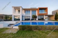 4 Bedroom Detached house in Sea Caves Peyia (Paphos) to rent 