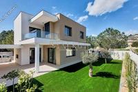4 Bedroom Detached house · Agios Tychonas (Limassol) to rent 