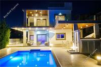 4 Bedroom Detached house in Agios Tychonas (Limassol) to rent 