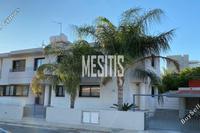 4 Bedroom Detached house in Agios Dometios (Nicosia) to rent 