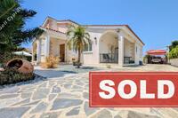 3 Bedroom Bungalow in Sea Caves Peyia (Paphos) for sale 