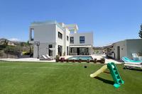 5 Bedroom Detached house in Agios Athanasios (Limassol) for sale 