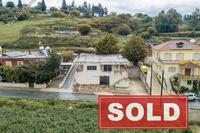 3 Bedroom Bungalow in Stroumbi (Paphos) for sale 
