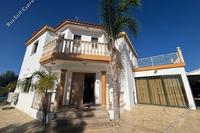 4 Bedroom Detached house · Peyia (Paphos) to rent 