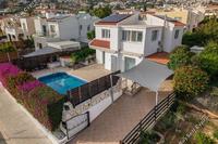 4 Bedroom Detached house in Peyia (Paphos) to rent 