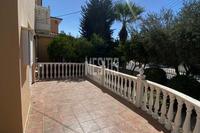 4 Bedroom Detached house in Makedonitissa (Nicosia) to rent 