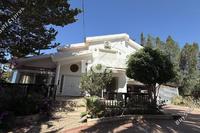 4 Bedroom Detached house in Kato Polemidia (Limassol) to rent 