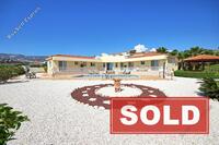 3 Bedroom Bungalow · Peyia (Paphos) for sale 