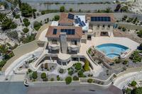 6 Bedroom Detached house · Mesa Chorio (Paphos) for sale 