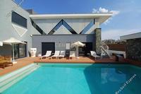 7 Bedroom Detached house in Kolossi (Limassol) to rent 