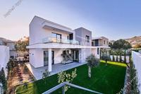 4 Bedroom Detached house in Agios Tychonas (Limassol) to rent 