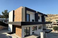 5 Bedroom Detached house in Neapolis (Limassol) for sale 