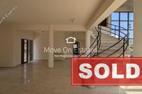 3 Bedroom Entire floor apartment in Faneromeni (Larnaca) for sale 