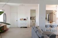 4 Bedroom Apartment in Larnaca Municipality (Larnaca) for sale 