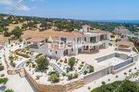 4 Bedroom Detached house in Saint George Peyia (Paphos) for sale 