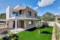 4 Bedroom Detached house in Agios Tychonas (Limassol) to rent 