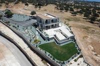 6 Bedroom Detached house in Saint George Peyia (Paphos) for sale 