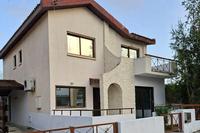 4 Bedroom Detached house in Pera Chorio Nisou (Nicosia) for sale 