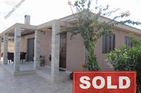 2 Bedroom Bungalow · Monagroulli (Limassol) for sale 