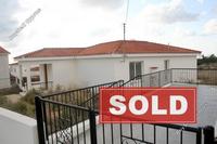 2 Bedroom Bungalow · Tala (Paphos) for sale 