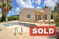 3 Bedroom Bungalow · Coral Bay (Paphos) for sale 